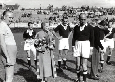 Anstoß mit Grethe Weiser